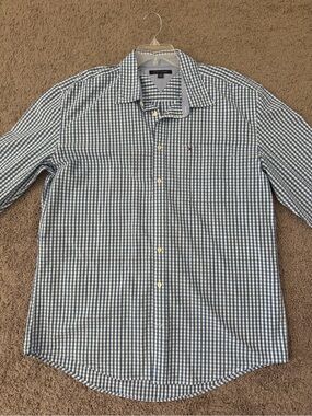 Tommy Hilfiger Men’s Blue and White Gingham Button-Down Shirt
